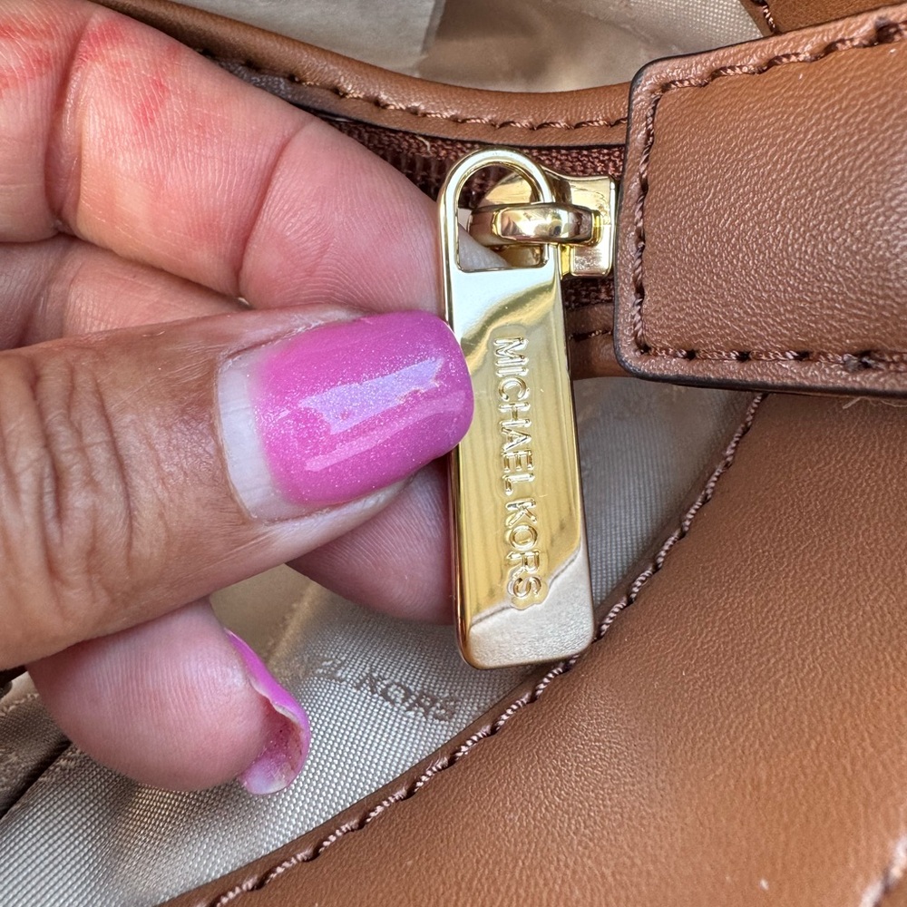 Michael Kors Jet Set Travel Large Chain Tote – Brown (NWT) Retail $558 - Picture 9 of 16